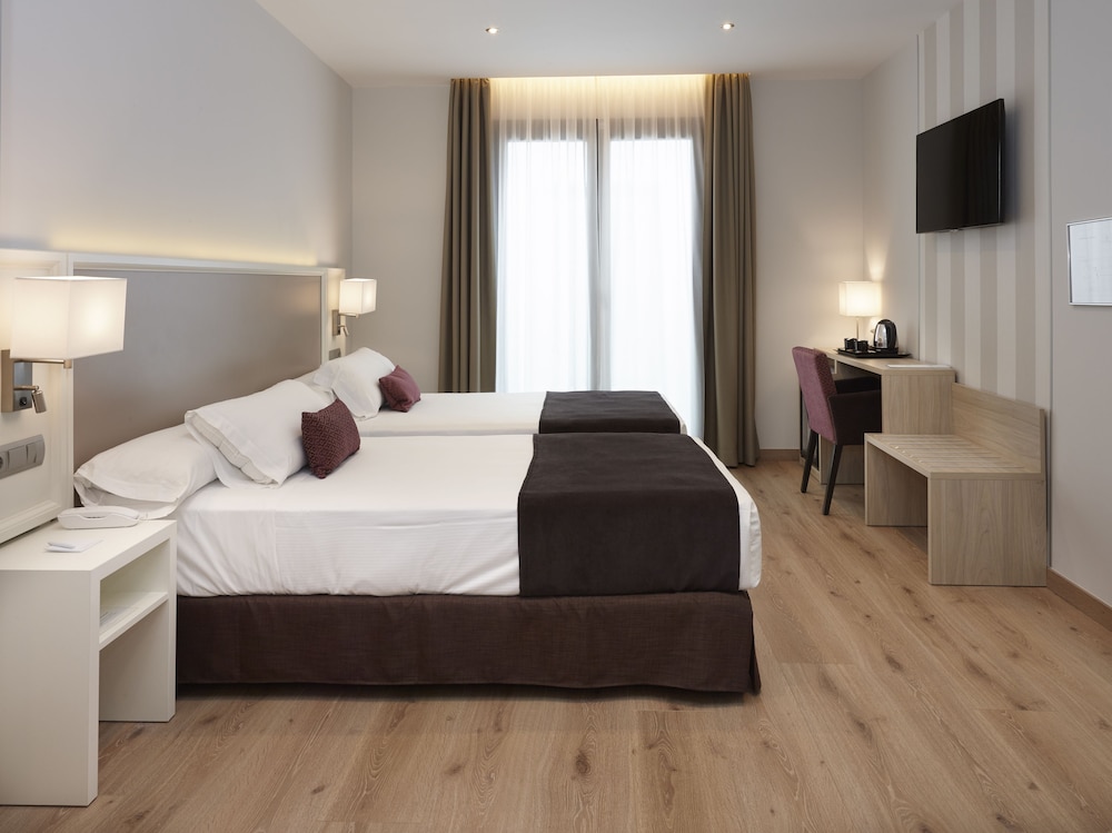 Habitación doble superior del hotel Maestranza. Foto 1