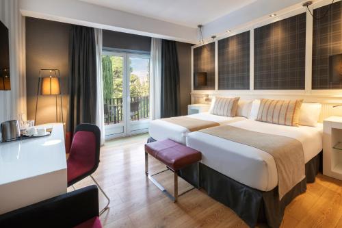 Habitación Doble con terraza del hotel Catalonia Reina Victoria. Foto 1