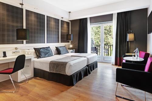 Habitación Triple del hotel Catalonia Reina Victoria