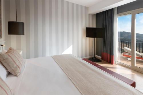 Suite Junior Deluxe del hotel Catalonia Reina Victoria. Foto 8