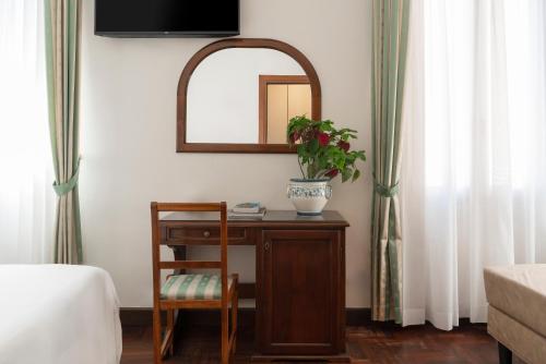 Habitación Triple del hotel Boccaccio. Foto 4