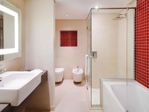 Habitación Doble Superior - 2 camas del hotel Novotel Dubai Al Barsha. Foto 4