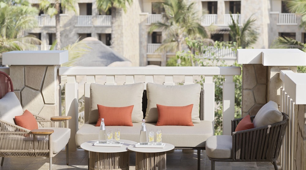 Signature Suite, 1 King Bed with Sofa bed, Resort View (1 bedroom - Palm), Adults Only del hotel Sofitel Dubai The Palm. Foto 11