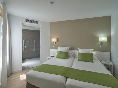 Habitación doble con balcón del hotel Bq Amfora Beach - Adults Only. Foto 5