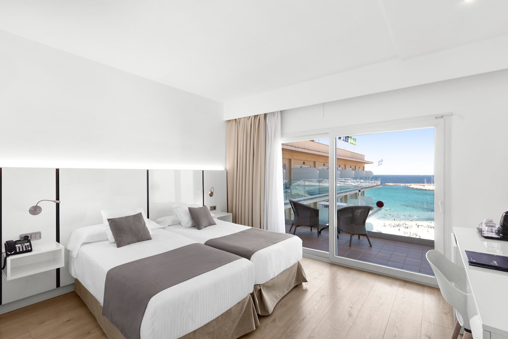 Habitación doble superior, balcón, vistas parciales al mar del hotel Thb El Cid - Adults Only