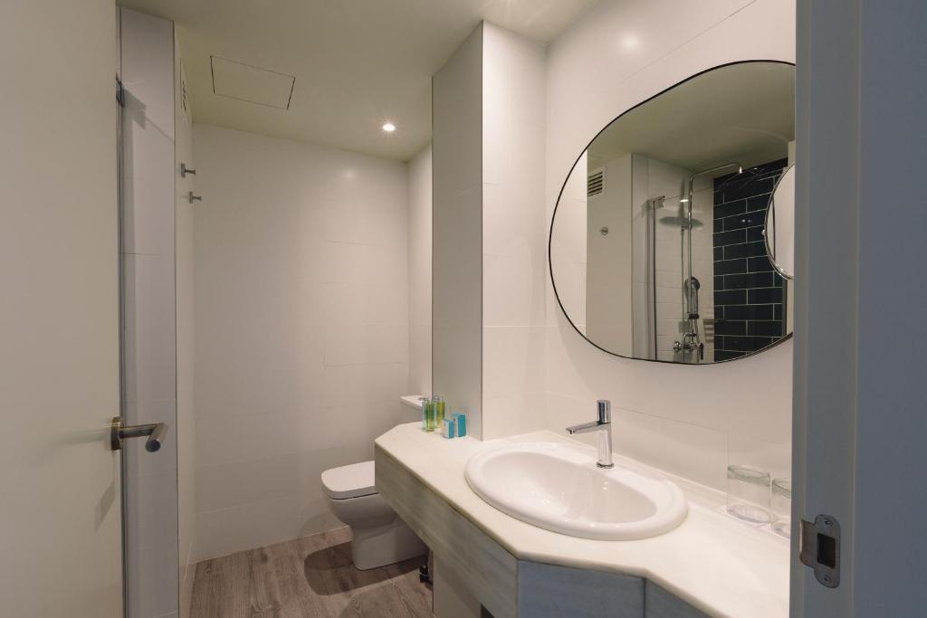 Habitación doble Vista Parcial Mar del hotel Aluasoul Palma - Adults Only. Foto 1