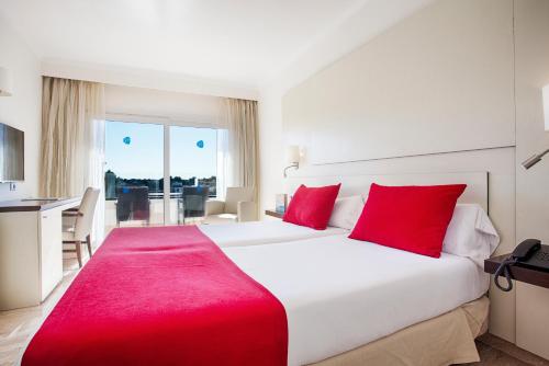 Habitación Doble con Cama supletoria del hotel Grupotel Montecarlo. Foto 2