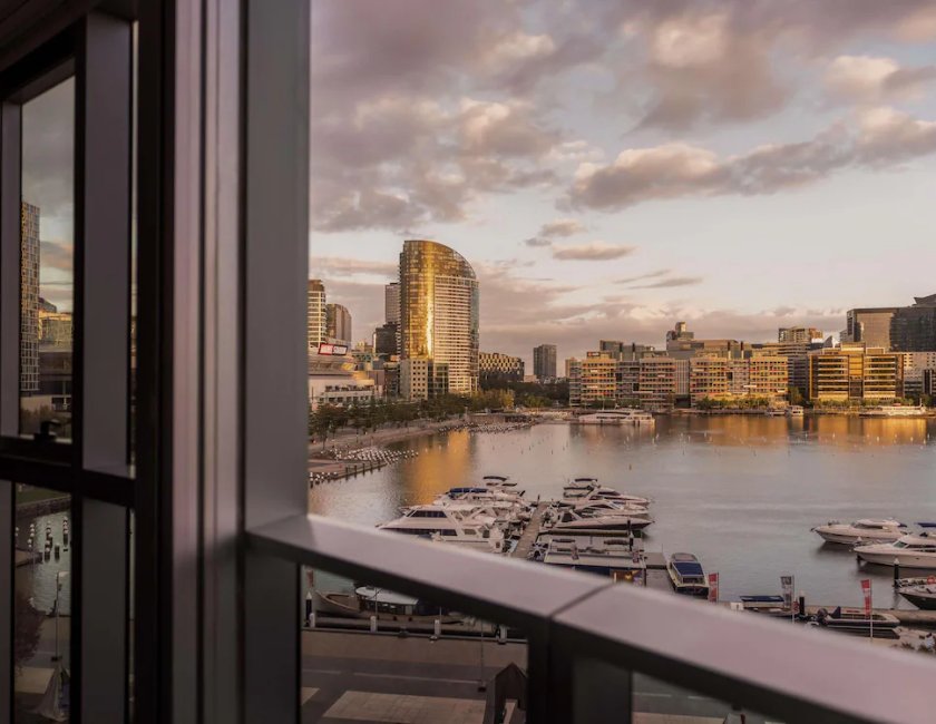 Apartamento de 2 dormitorios y 2 baños con vistas al agua del hotel The Sebel Melbourne Docklands Hotel. Foto 7