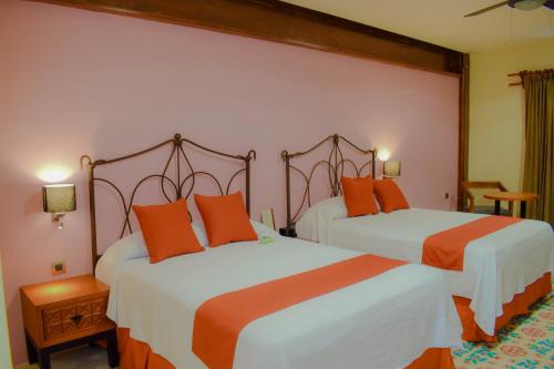 Habitación Doble Deluxe con Balcón del hotel El Mesón Del Marqués