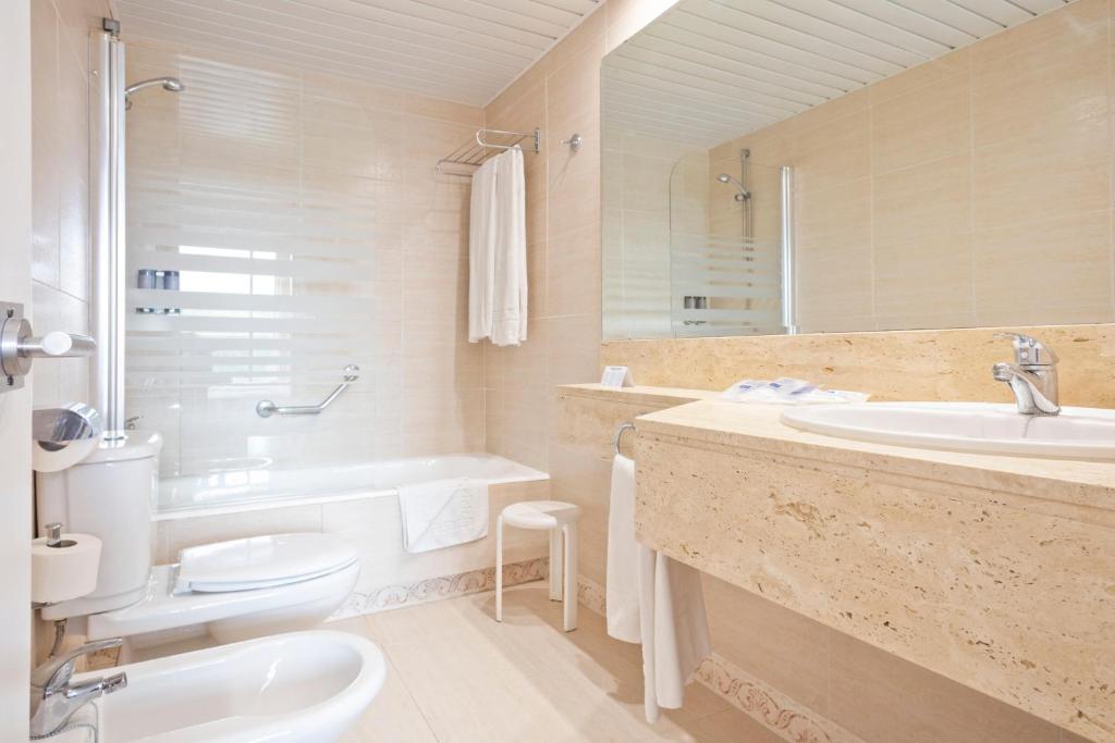 Habitación familiar del hotel Best Delta