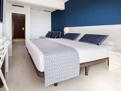 Habitación doble Vista Montaña Superior del hotel Catalonia Del Mar - Adults Only. Foto 2