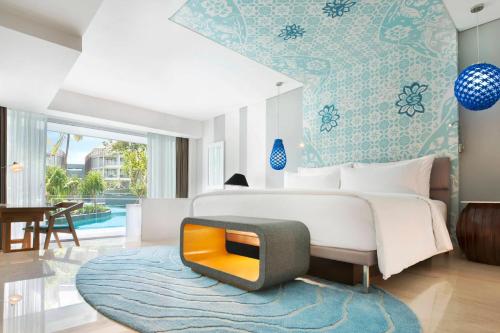 Deluxe Room King Bed Lagoon Access, Kids Club Access & 2 Minutes Walk To Jimbaran Beach del hotel Le Meridien Bali Jimbaran - Chse Certified. Foto 1