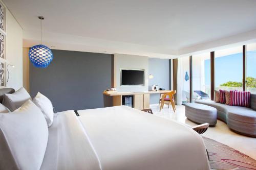 Aqua Pool Sky Penthouse (Adult Only), Kids Club Access & 2 Minutes Walk To Jimbaran Beach del hotel Le Meridien Bali Jimbaran - Chse Certified. Foto 2