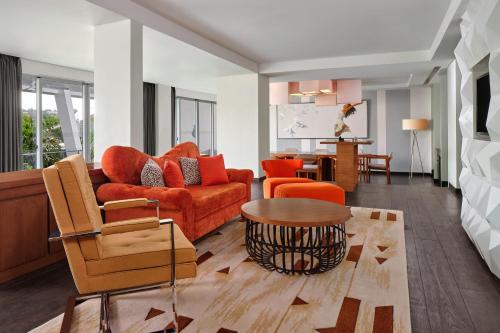 Presidential Suite, Kids Club Access & 2 Minutes Walk To Jimbaran Beach del hotel Le Meridien Bali Jimbaran - Chse Certified. Foto 1