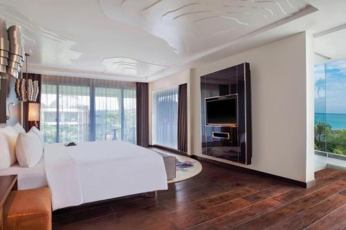 Presidential Suite, Kids Club Access & 2 Minutes Walk To Jimbaran Beach del hotel Le Meridien Bali Jimbaran - Chse Certified. Foto 2
