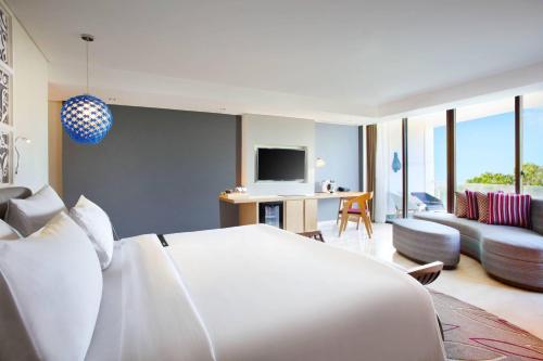 Aqua Pool Sky Penthouse (Adult Only), Kids Club Access & 2 Minutes Walk To Jimbaran Beach del hotel Le Meridien Bali Jimbaran - Chse Certified. Foto 2