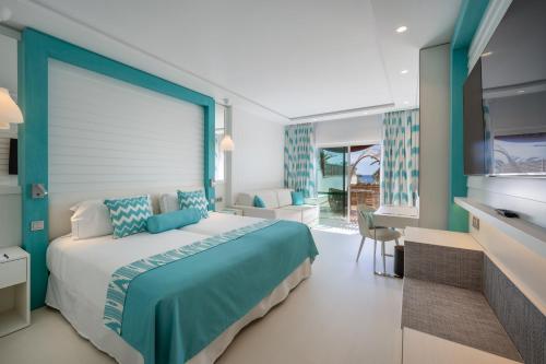 Habitación Doble Deluxe con vistas al mar del hotel Nixe Palace. Foto 7