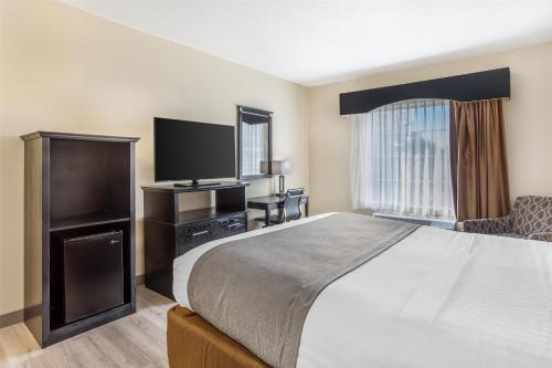 Suite con cama extragrande del hotel Best Western Bar Harbour Inn. Foto 2