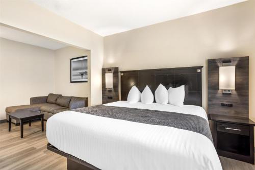 Suite con cama extragrande del hotel Best Western Bar Harbour Inn. Foto 5