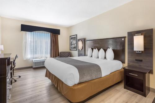 Suite con cama extragrande y ducha a ras de suelo - Adaptada para personas de movilidad reducida del hotel Best Western Bar Harbour Inn