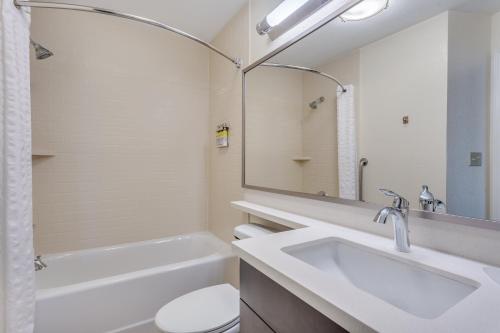 Suite Estudio con cama Queen del hotel Candlewood Suites Secaucus - Meadowlands, An Ihg. Foto 1