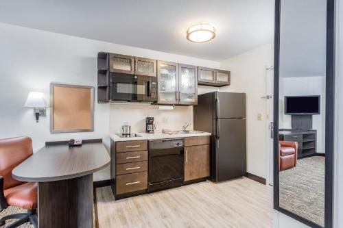 Suite Estudio con cama Queen del hotel Candlewood Suites Secaucus - Meadowlands, An Ihg. Foto 2