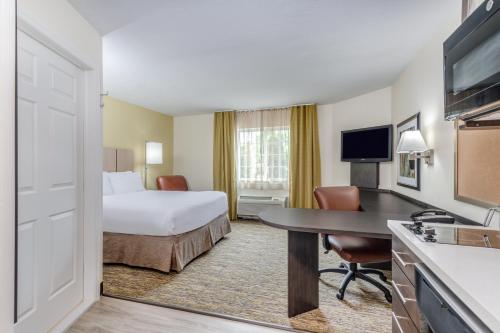 Suite Estudio con cama Queen del hotel Candlewood Suites Secaucus - Meadowlands, An Ihg. Foto 4