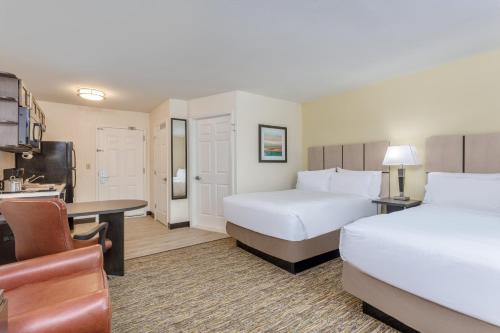 Suite Estudio con 2 camas dobles del hotel Candlewood Suites Secaucus - Meadowlands, An Ihg. Foto 1