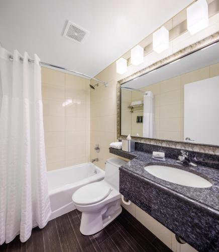 Habitación tradicional accesible - Cama extragrande - No fumadores del hotel The Lodge Red Hook. Foto 8