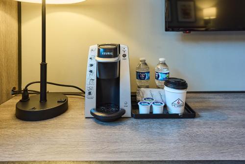 Habitación tradicional accesible - Cama extragrande - No fumadores del hotel The Lodge Red Hook. Foto 9