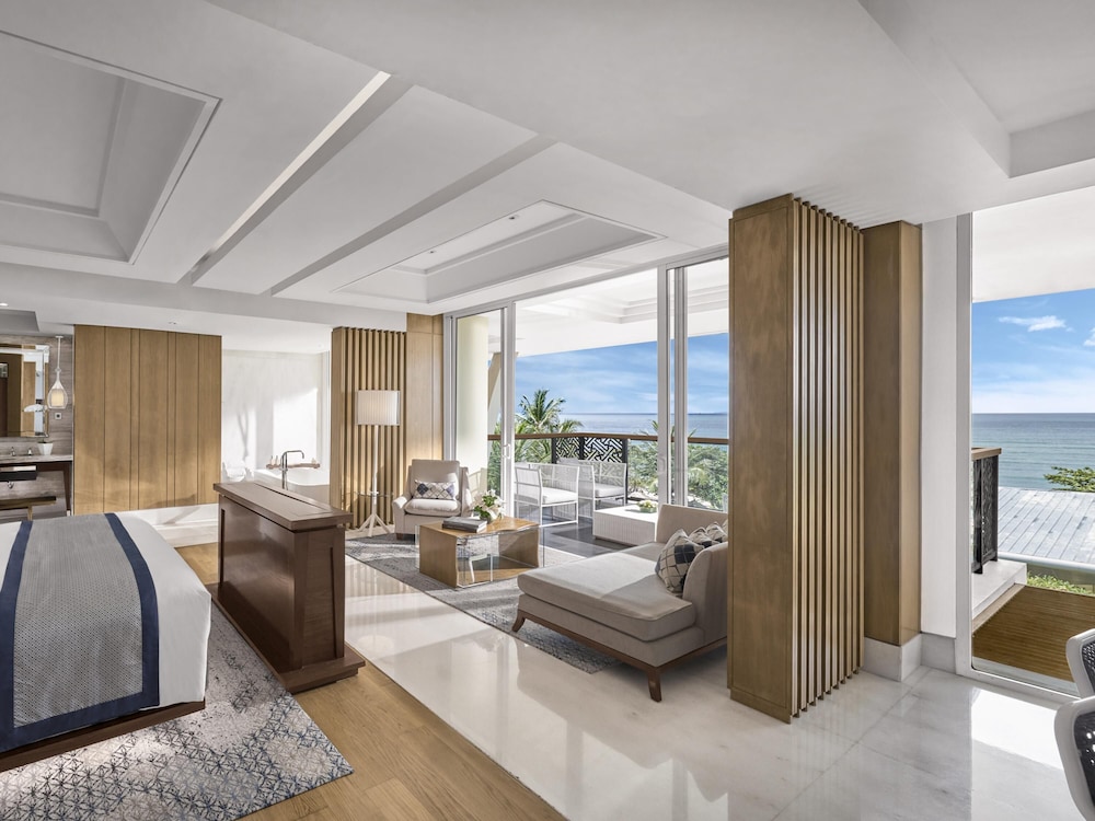 SUITE LUNA DE MIEL, Acceso Club Millesime, 1 Cama King Size, Vista al Océano del hotel Sofitel Bali Nusa Dua Beach Resort - Chse Certified