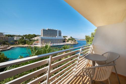 Habitación Superior vistas al mar del hotel Occidental Cala Viñas. Foto 4