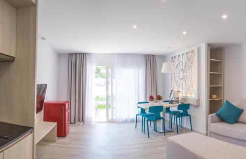 Superior Apartment 1 Bedroom del hotel Club Es Talaial. Foto 8