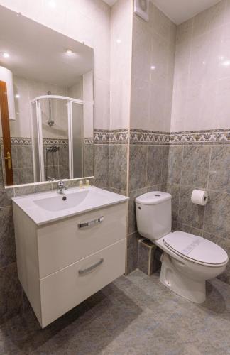 Habitación Doble con Cama supletoria del hotel Gran Via. Foto 4