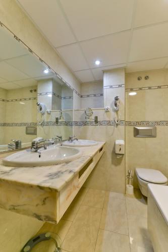 Habitación Doble Deluxe con bañera de hidromasaje del hotel Polamar. Foto 1