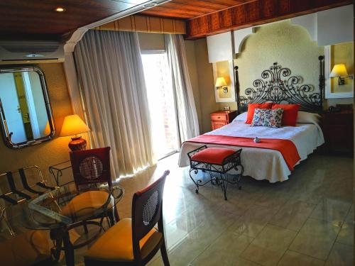 Habitación Doble Deluxe con bañera de hidromasaje del hotel Polamar. Foto 2