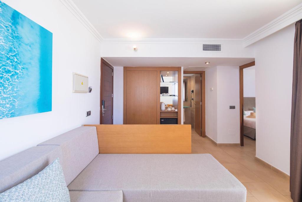 Suite del hotel MarSenses Ferrera Blanca. Foto 1