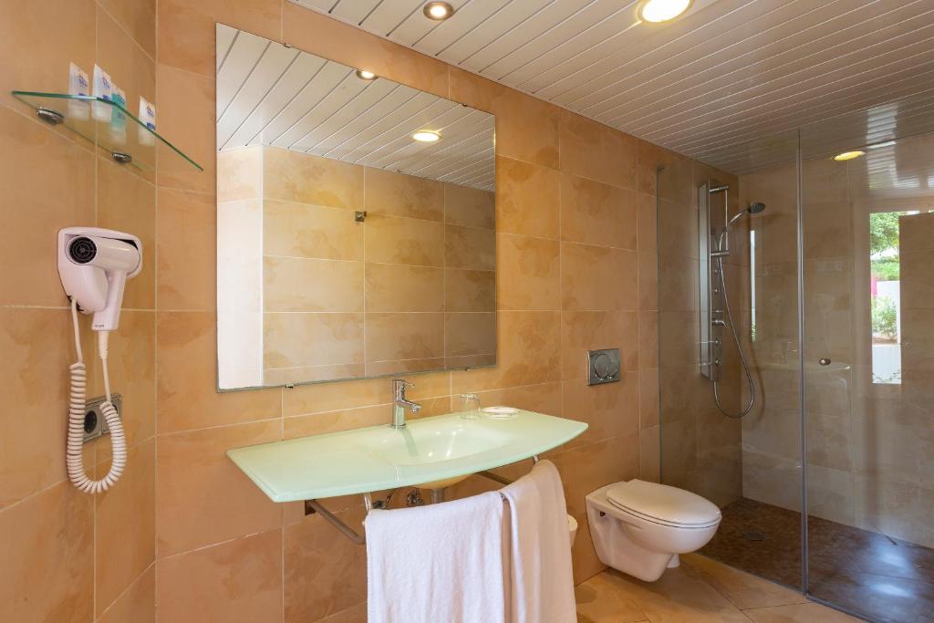 Junior suite Vista Piscina del hotel MarSenses Ferrera Blanca