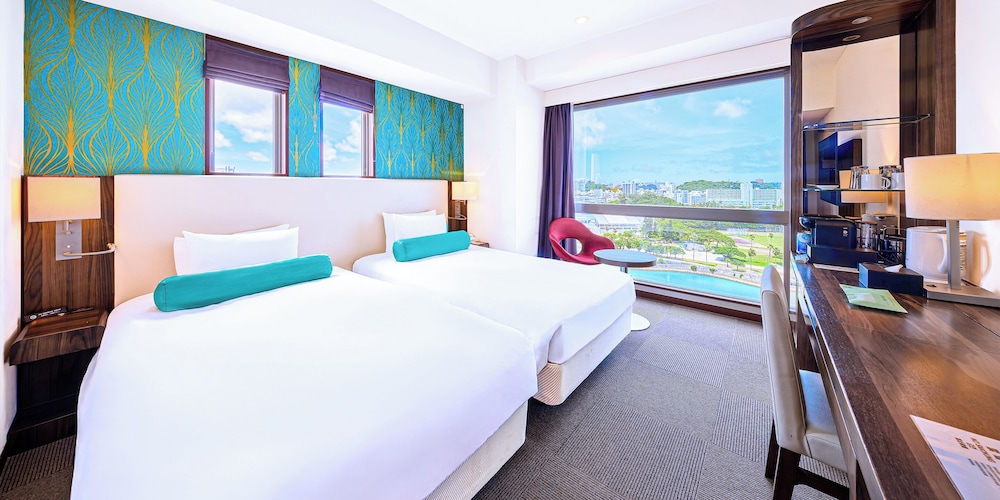 Habitación Gemela Superior con Vistas al Río del hotel Mercure Okinawa Naha. Foto 1