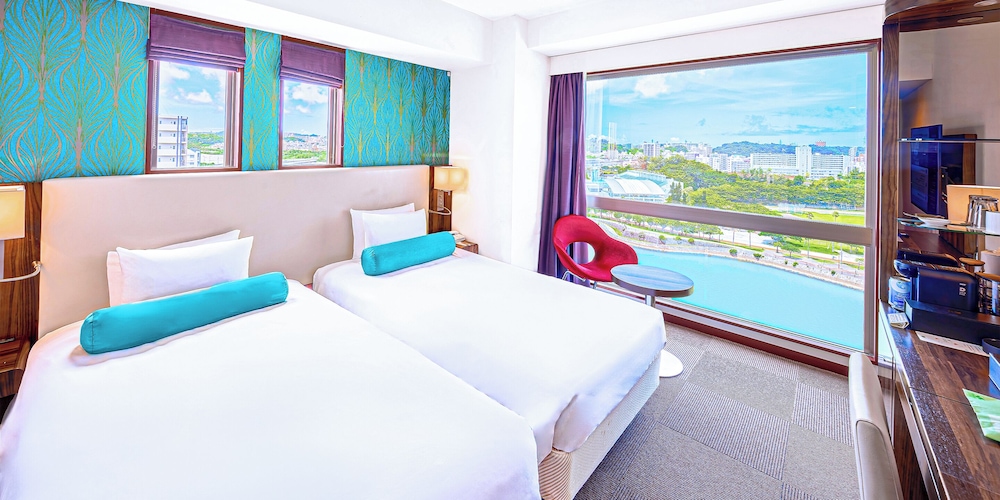 Habitación Gemela Superior con Vistas al Río del hotel Mercure Okinawa Naha. Foto 2
