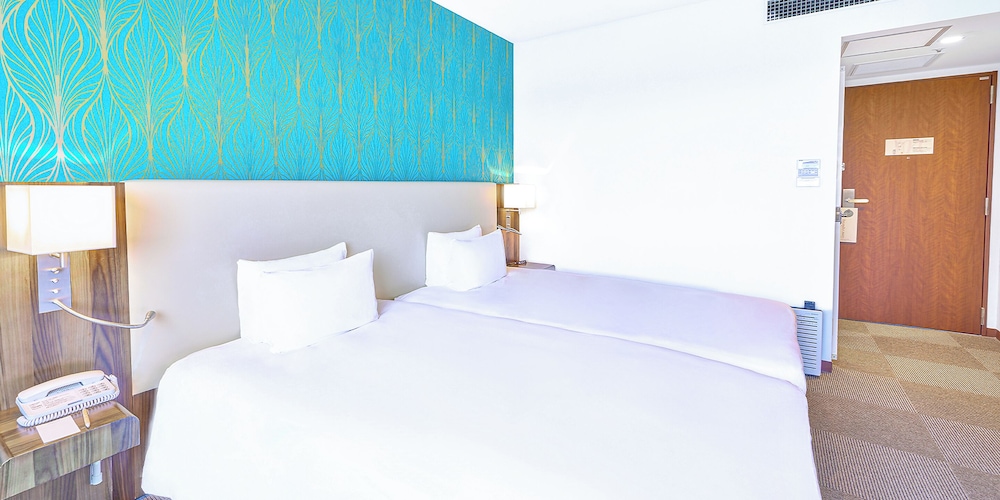 Habitación Gemela Superior con Vistas al Río del hotel Mercure Okinawa Naha. Foto 3