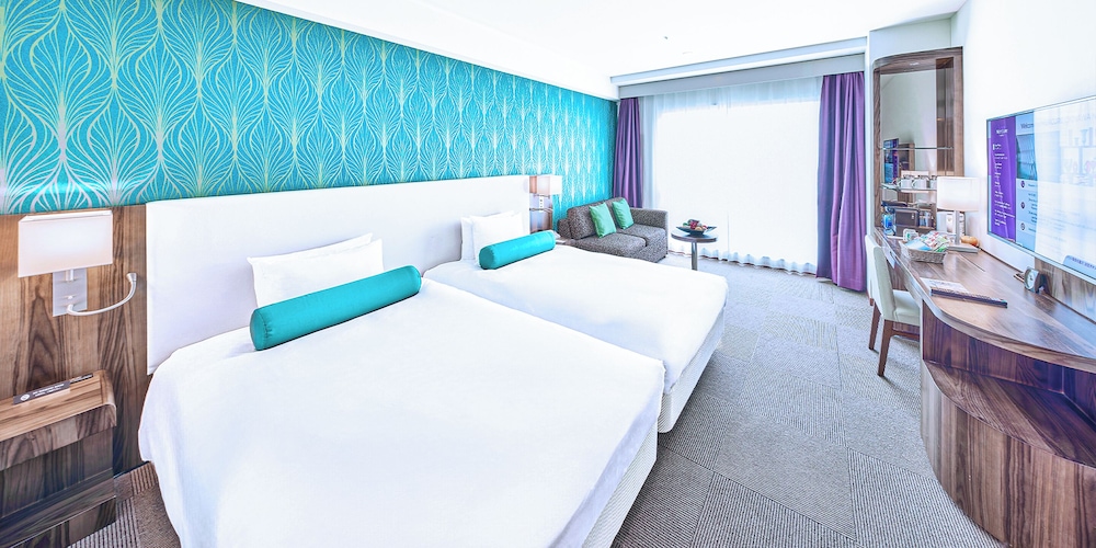 Habitación Triple Superior del hotel Mercure Okinawa Naha. Foto 1