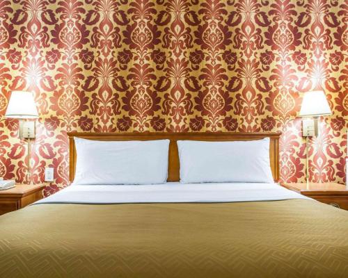 Habitación adaptada para personas de movilidad reducida - No fumadores - Cama extragrande del hotel Days Inn by Wyndham Jersey City