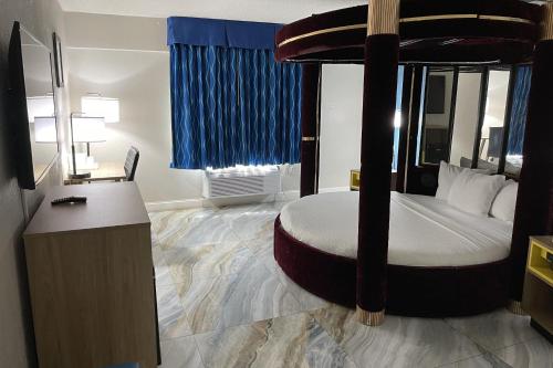 Habitación - 1 cama grande - Acceso para personas con movilidad reducida - Fumadores del hotel Days Inn by Wyndham Jersey City