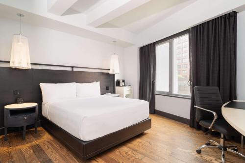 Habitación con cama extragrande y ducha adaptada - Adaptada para personas de movilidad reducida del hotel Hyatt Union Square New York. Foto 3