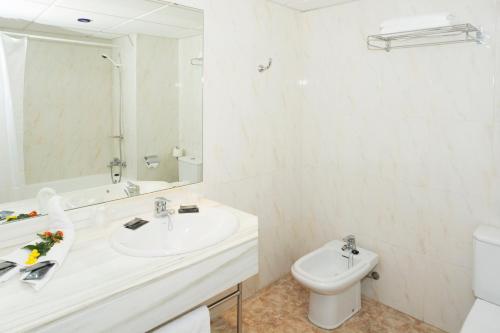Habitación Doble con vistas al mar del hotel Hsm Canarios Park. Foto 4