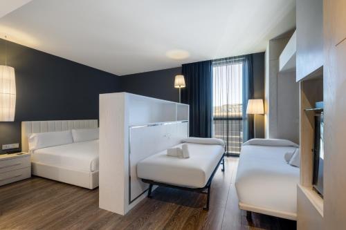Habitación Familiar del hotel Sb Plaza Europa. Foto 1