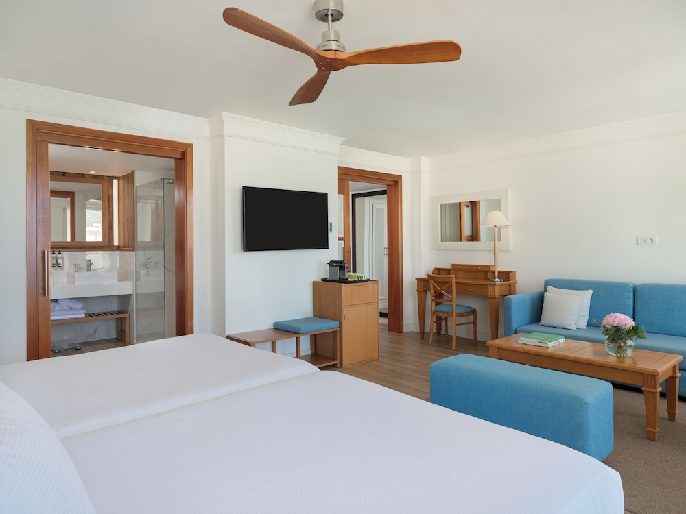 Suite Junior con vistas al mar del hotel Boutique H10 Blue Mar - Adults Only. Foto 8
