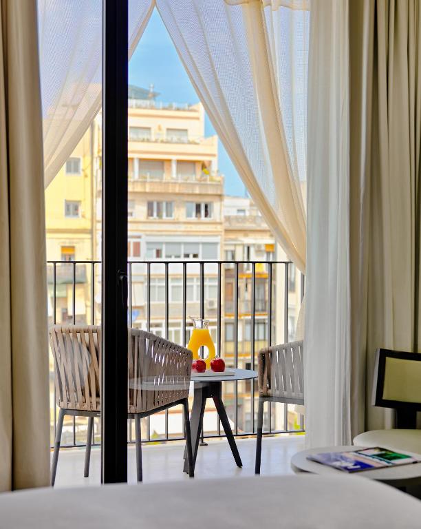 Habitación doble Balcón o Terraza Superior del hotel H10 Art Gallery. Foto 1