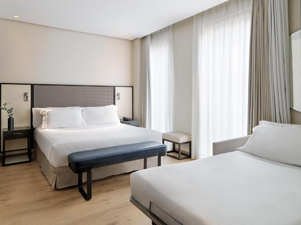 Doble Lujo Vista Atrio del hotel H10 Art Gallery. Foto 2